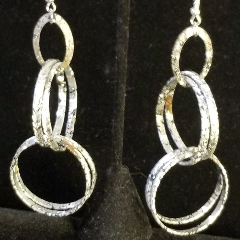 4/$15 👓 Sale  Triple Loop 4" Drop Earrings